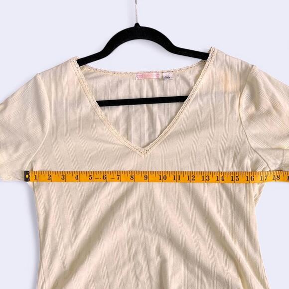 Vintage PJ Salvage Yellow V-neck cotton blouse with ruffle trim, scalloped hem - Picture 6 of 7